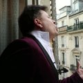 Operos dainininkas Paryžiuje džiugina kaimynus arijomis pro langą