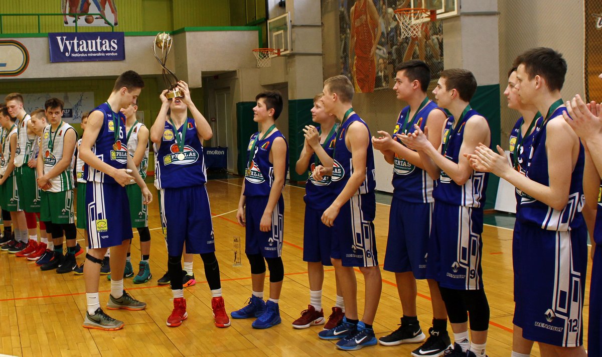 Mažeikių krepšininkai triumfavo U15 čempionate