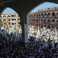 Pakistane palaidotas nužudytasis Afganistano Talibano „tėvas“