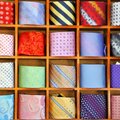 Sostinės savivaldybėje - kalėdinių kaklaraiščių paroda
