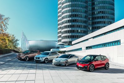 BMW rengiasi išleisti pirmą elektrinį visureigį