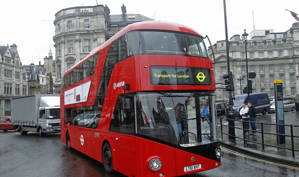 Atnaujinti garsieji Londono dviaukščiai autobusai