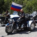 Baikeris V.Putinas "Harley" motociklu atlėkė į baikerių sueigą Sevastopolyje