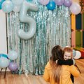 Žaidimų šalis „Alisa“ atšventė 5-ąjį gimtadienį: burbulų magija ir šviesų diskoteka