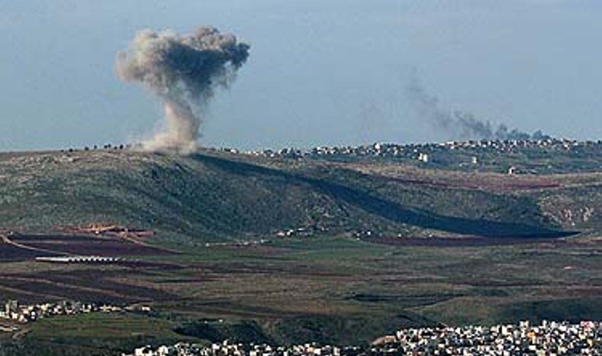 Izraelio karo lėktuvai apšaudo taikinius Pietų Libane 