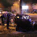 Vilniuje stotelę nušlavęs automobilis užsiliepsnojo, žuvo trys žmonės, du iš jų sudegė