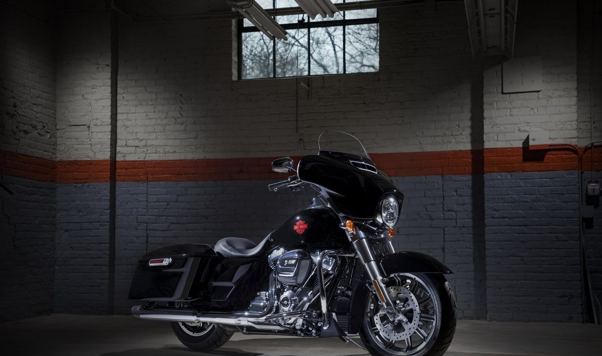 "Harley-Davidson" pristato "Electra Gide Standard"