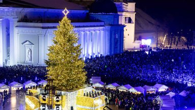 Įžiebta Vilniaus Kalėdų eglė: tokio vaizdo sostinėje seniai nematėme