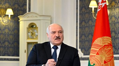 Лукашенко назвал латвийских руководителей временными
