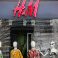 „H&M“ vėl purto skandalai: dėl „žaliojo smegenų plovimo“ net pateiktas ieškinys