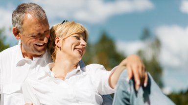 5 būdai, kaip, pasak ekspertų, išsaugoti aistrą santykiuose po 50 metų