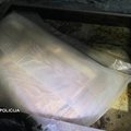 Statybininku apsimetinėjusio narkokurjerio automobilyje rastas kilogramas kokaino