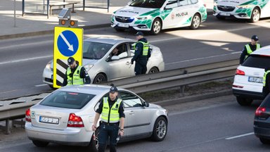 Policijos pareigūnai pranešė, kokie reidai laukia gegužę: baus ne tik sėdinčius automobiliuose