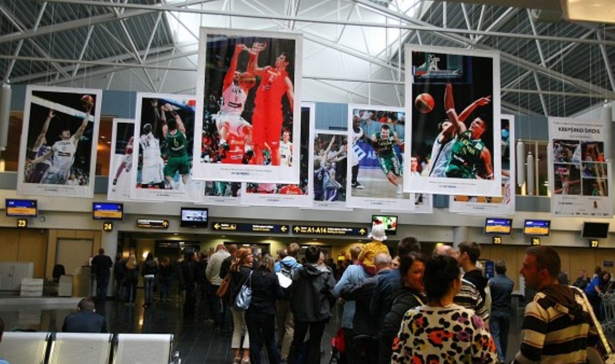 Lietuvos krepšininkų nuotraukų paroda oro uoste
