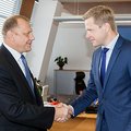 Посол Беларуси предложил мэру Вильнюса белорусскую технику