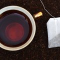 Pateikė šokiruojančią išvadą: arbatą naudodami pakeliuose išgeriate ir milijonus mikroplastiko dalelių