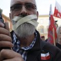 Lenkijoje tūkstančiai žmonių protestuoja dėl vėlinamo pensijinio amžiaus