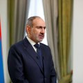 Spaudžiamas Armėnijos premjeras Pašinianas atsisako atsistatydinti