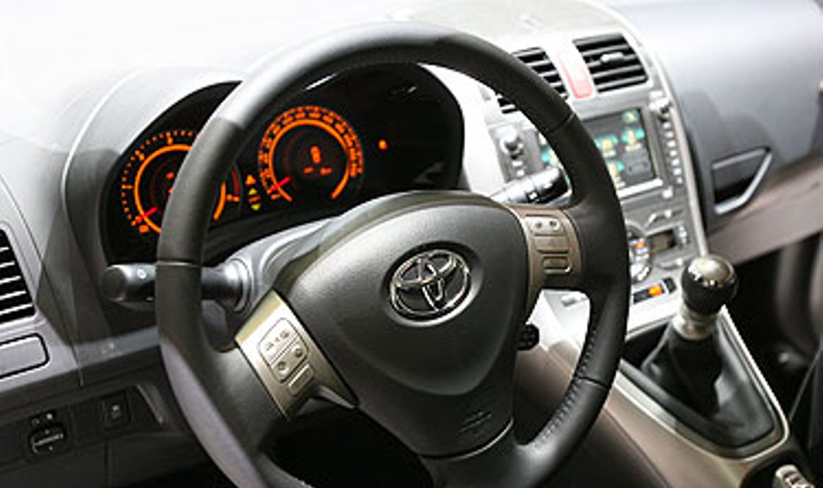 „Toyota Auris“