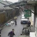 Paskelbti vaizdo kamerų įrašai su žemės drebėjimo vaizdais Sičuane