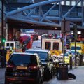 Pirmoji Londono teroro akto auka: mirė ant sužadėtinio rankų