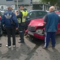 Kaune per avariją užkišta sankryža, dvi vairuotojos - medikų rankose