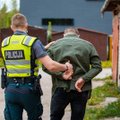 Vilniaus r. nuo kelio nuskriejo ir apvirto „Land Rover“: iš įvykio vietos pabėgęs vairuotojas pasipriešino policininkams