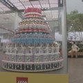 90-ojo gimtadienio proga – besisukantis tortas iš 94 tūkst. „Lego“ detalių