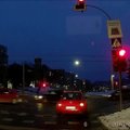 Nepatyrusiam vairuotojui raudonas šviesoforo signalas – nė motais