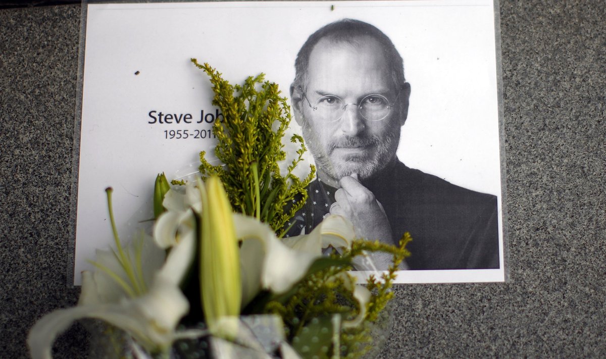 Pagerbiamas miręs Steve'as Jobsas