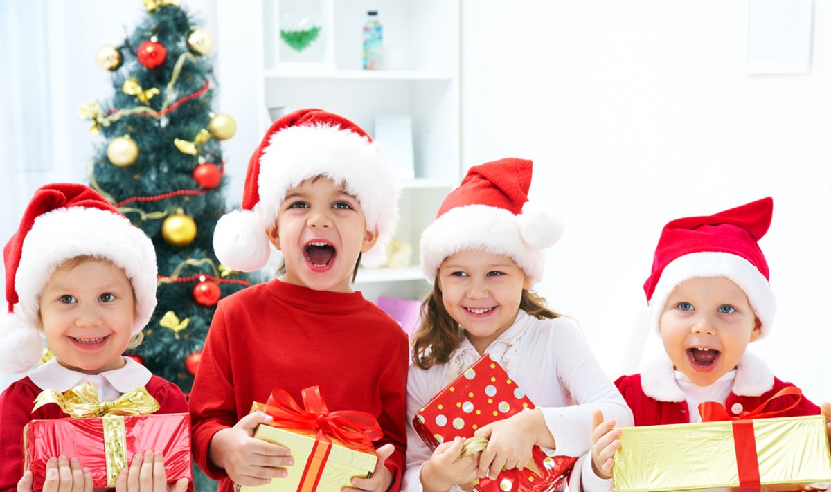 vaikai, dovanos, Kalėdos, eglė, nykštukai