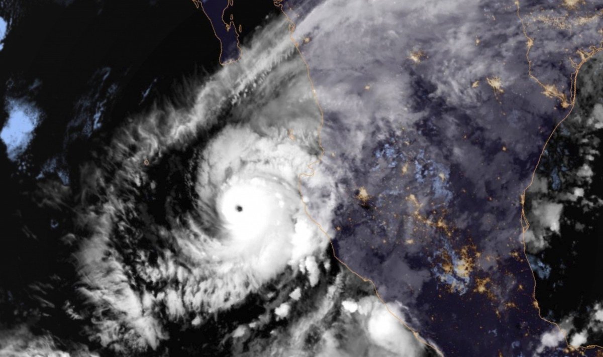 Meksika ruošiasi itin pavojingam uraganui „Willa“