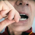 Įspėja išlikti budriems: dantyje įstrigęs spragintas kukurūzas vyrui sukėlė rimtų širdies problemų