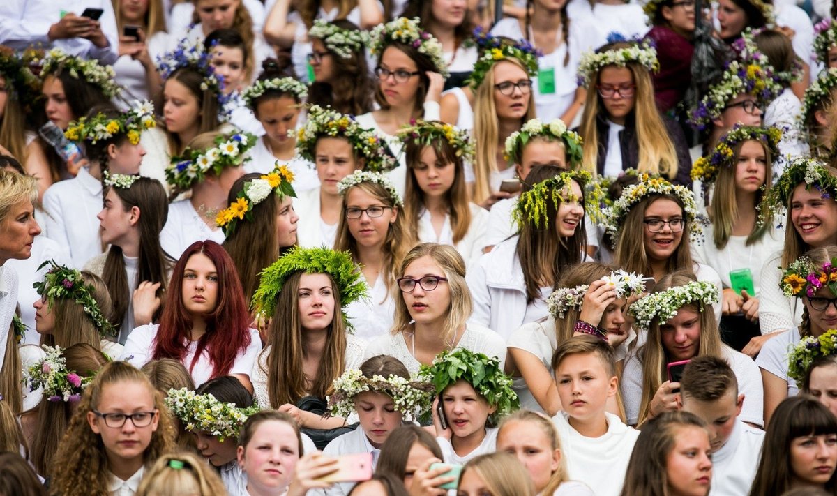 Lietuvos moksleivių dainų šventė "Tu mums viena"