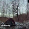 Pėdsakais sniege atsekę policininkai plėšikus aptiko miegančius palapinėje ant ežero kranto