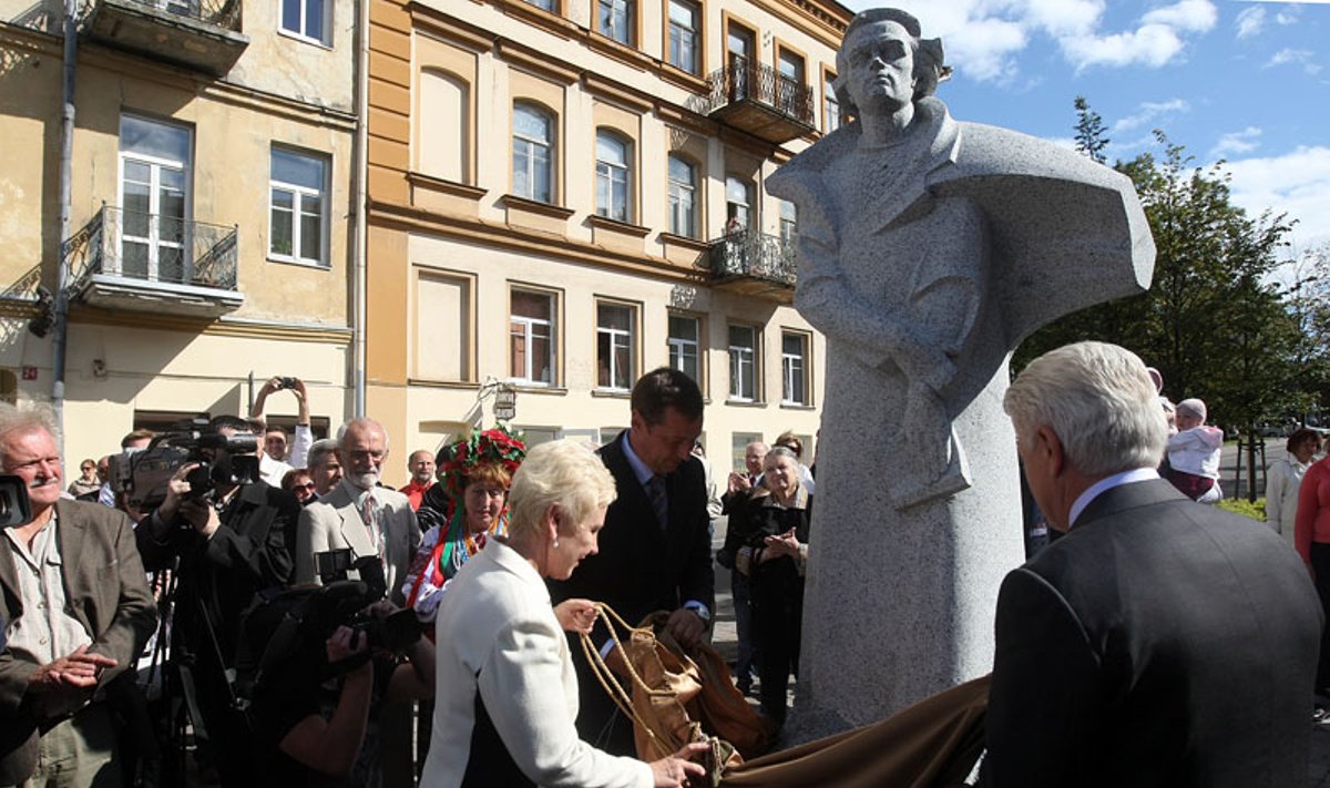 Vilniuje atidengtas paminklas Tarasui Ševčenkai