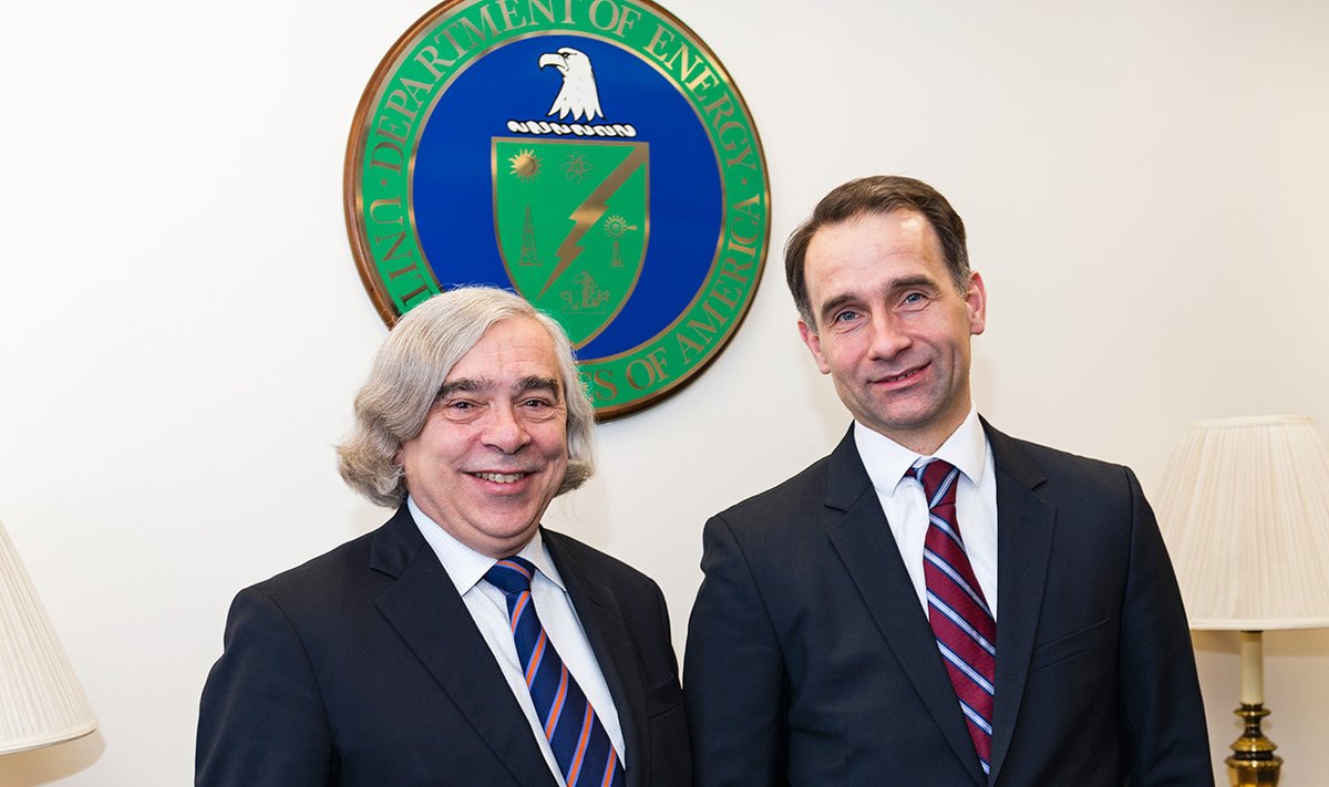 US Secretary of Energy, Dr. Ernest Moniz  and Minister of Energy Rokas Masiulis Photo Ludo Segers