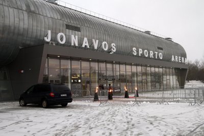 Jonavos arena atveria duris