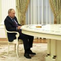 Putinas ir vėl nusitaikė į NATO: Kremliaus televizijoje kaltino aljansą noru priversti Rusiją kentėti