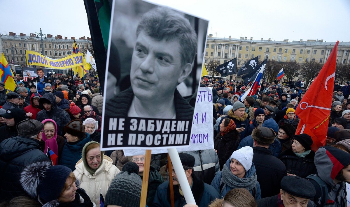 Eitynėse Maskvoje B. Nemcovui atminti