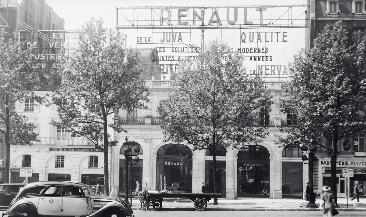 Renault salonas Eliziejaus laukuose 1938 m.