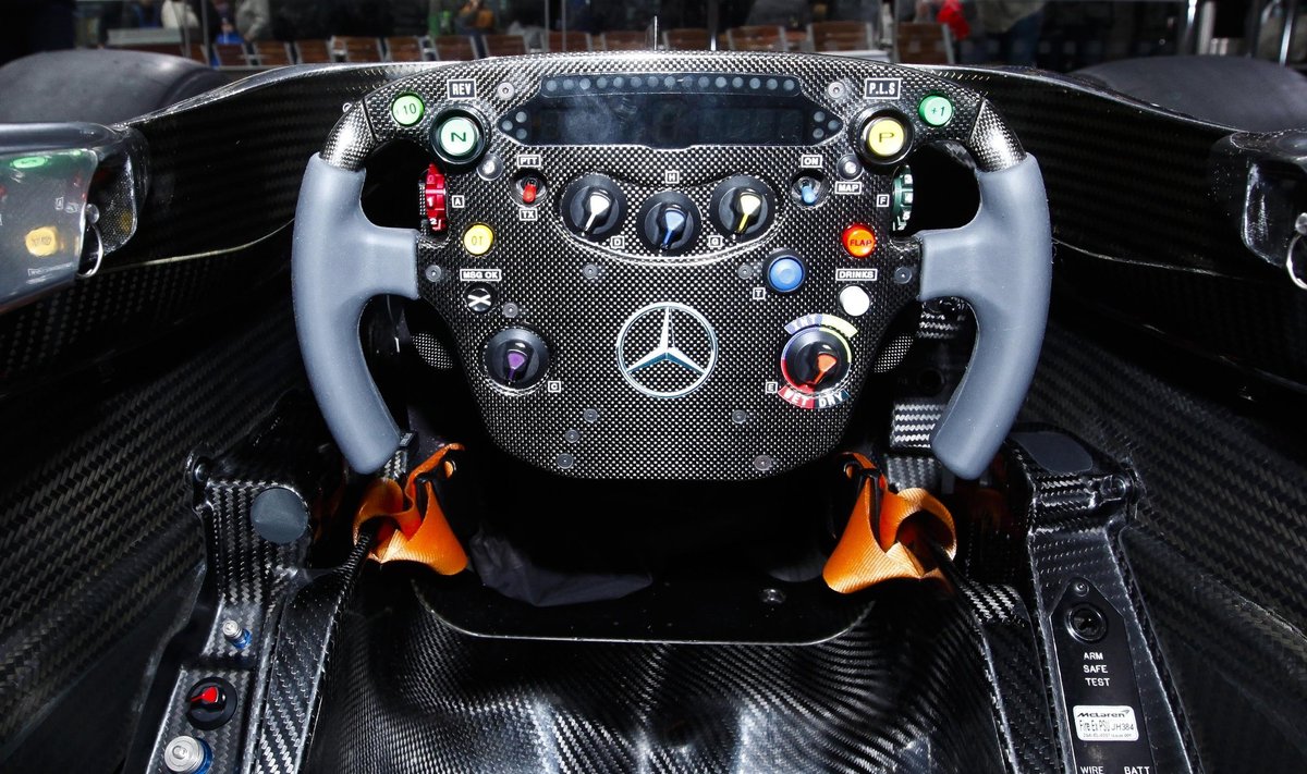 „Formulės-1“ automobilio kokpitas