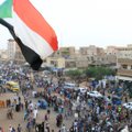 Sudano protestuotojai ir kariuomenės vadai pasirašė susitarimą dėl dalijimosi valdžia