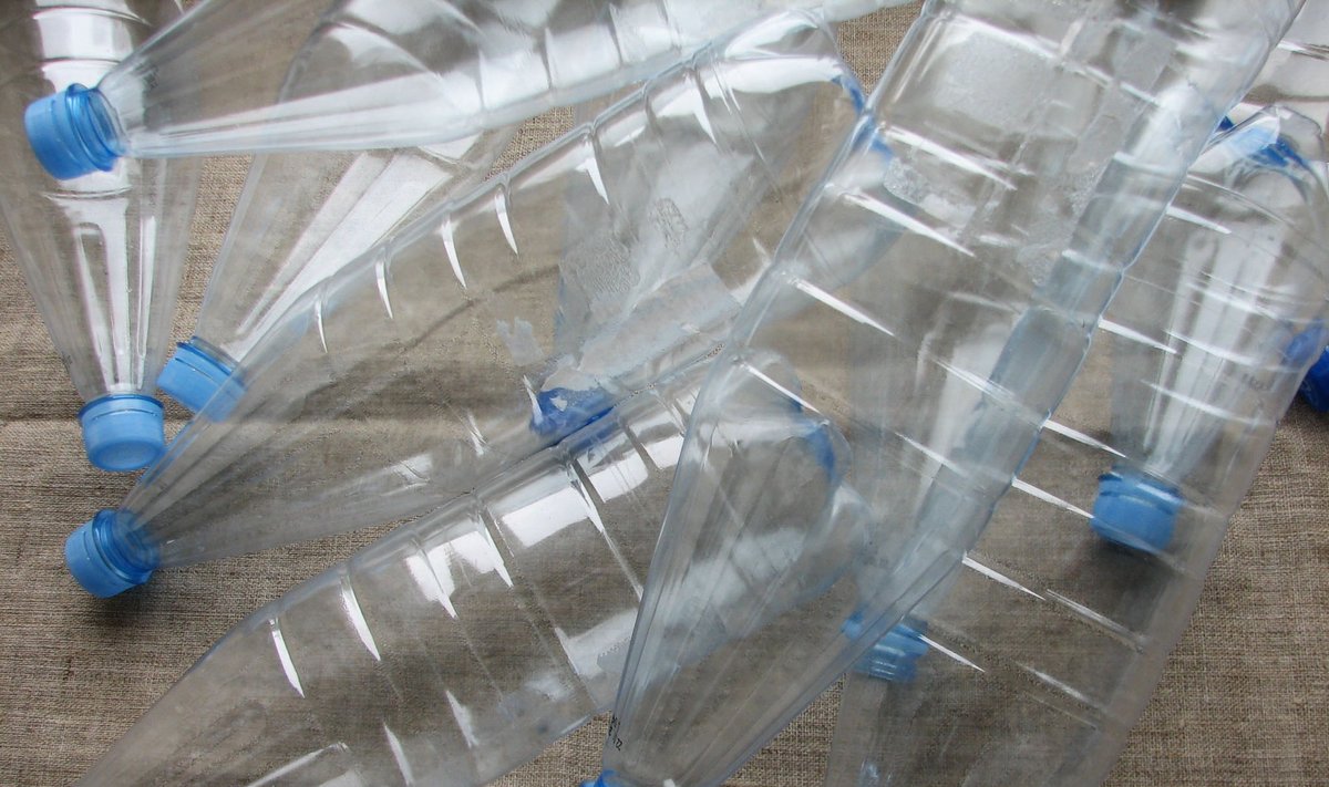Plastikiniai buteliai - pagrindinė medžiaga