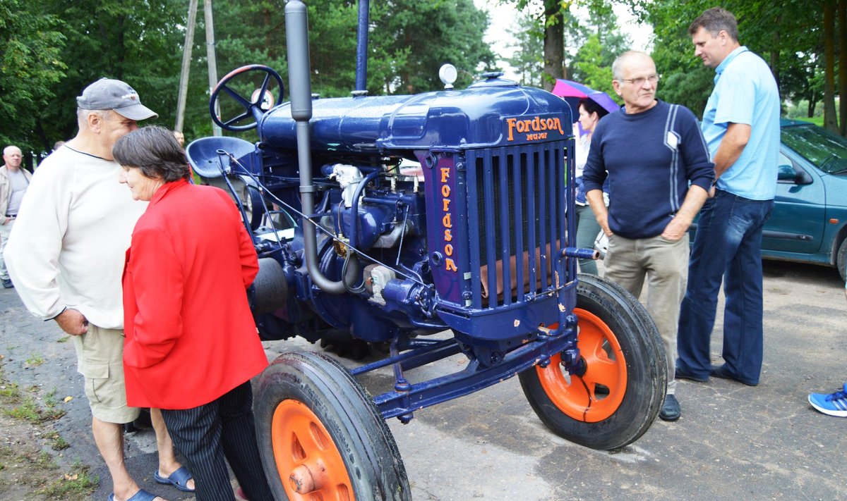 1938 m. traktorius "Fordson"
