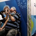 Izraelis pradeda vyresnių kaip 30 m. žmonių skiepijimą palaikomąja vakcinos doze