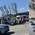 Didelė avarija Alytuje: susidūrė motociklas ir automobilis, abu nukentėję vairuotojai išgabenti į ligoninę