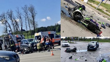 Didelė avarija Alytuje: susidūrė motociklas ir automobilis, abu nukentėję vairuotojai išgabenti į ligoninę