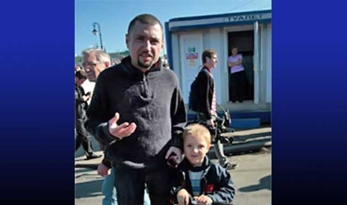 Sergejus Aksionovas su sūnumi Ivanu, grani.ru