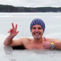 Žiemą per dieną išsimaudęs penkiuose ežeruose, keliautojas K. Mieliauskas ragina kas rytą lįsti po šaltu dušu